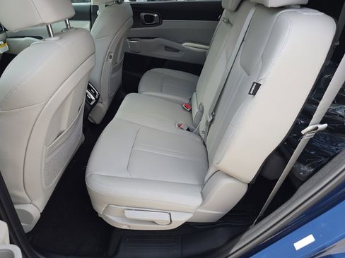 New 2026 Kia Sorento S w/ S Panoramic Sunroof Package FWD image 16