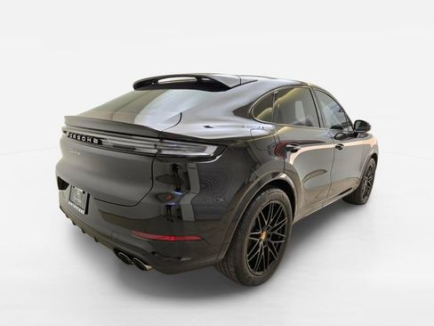 Used 2024 Porsche Cayenne Coupe AWD/4WD image 9