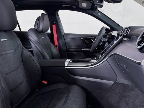 New 2026 Mercedes-Benz GLC 43 AMG 4MATIC image 6