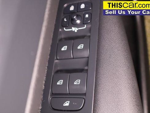 Used 2024 Volvo XC40 B5 Plus w/ Protection Package Premier AWD/4WD image 33