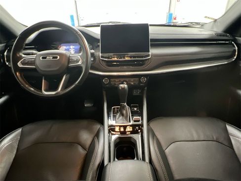 Used 2022 Jeep Compass Limited image 10