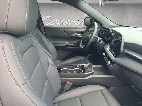 Used 2026 Chevrolet Equinox LT w/ Convenience Package II FWD image 30