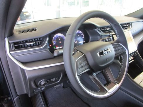 New 2026 Jeep Grand Cherokee Laredo X image 21