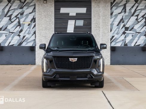 Used 2025 Cadillac Escalade Sport Platinum w/ LPO, Floor Liner Package image 3