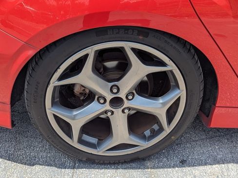 Used 2015 Ford Focus ST FWD image 13