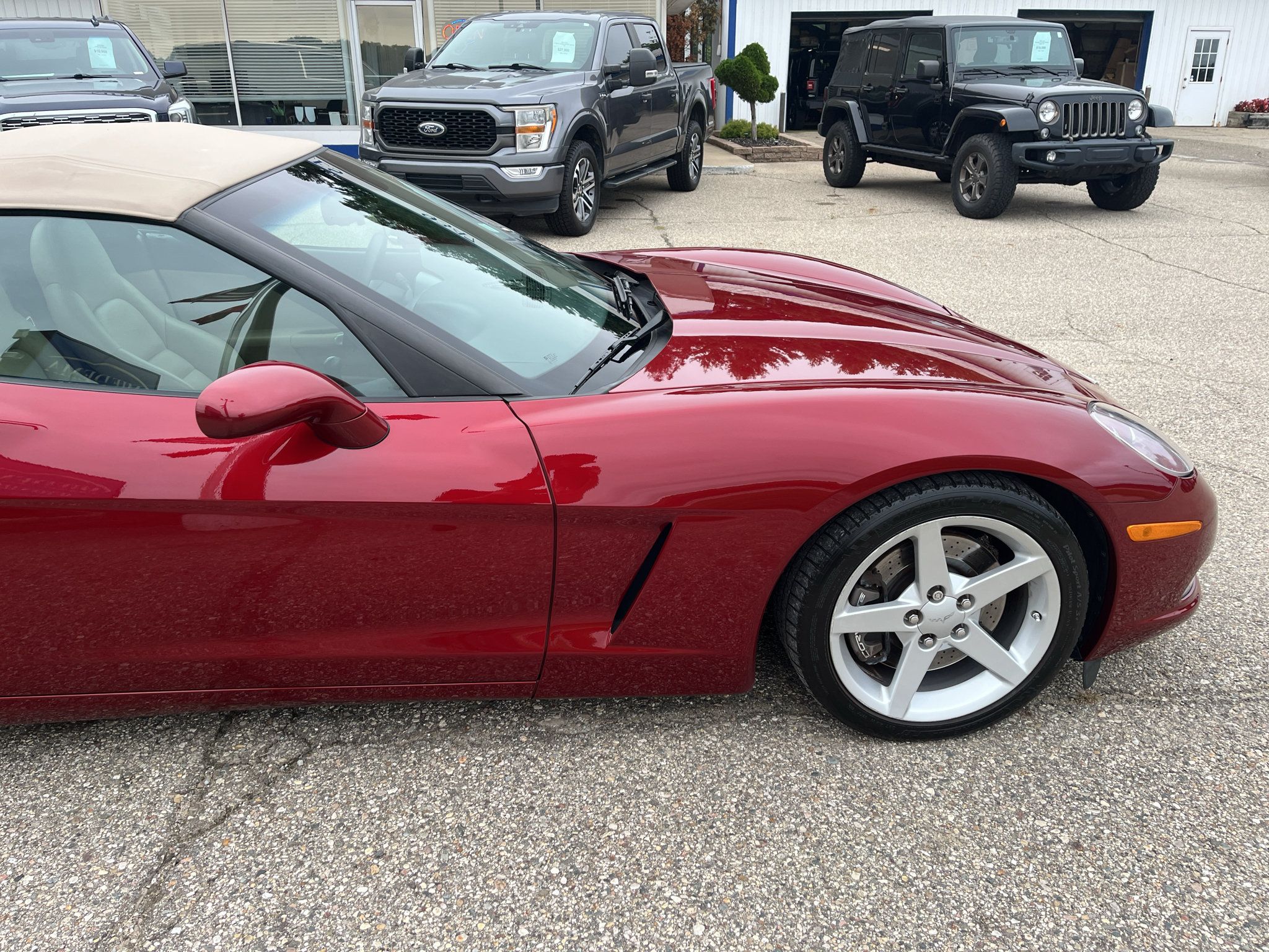 Used 2006 Chevrolet Corvette Convertible w/ Performance Package RWD image 12