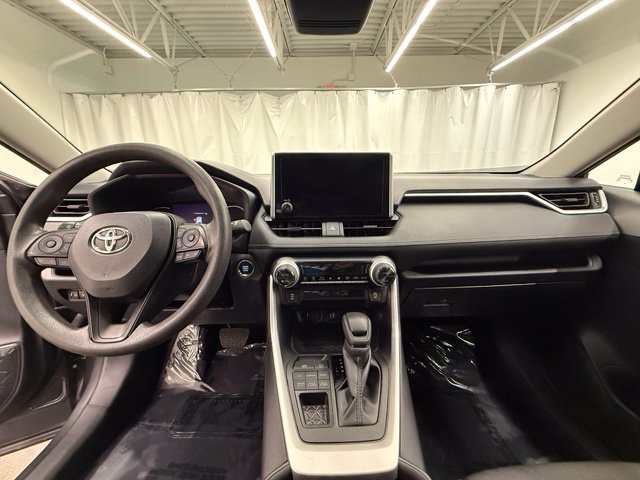 Certified 2025 Toyota RAV4 XLE AWD/4WD image 18