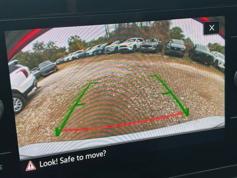 Used 2025 Volkswagen Jetta SE image 24