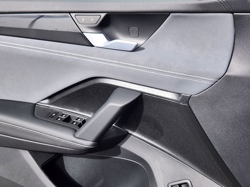 New 2026 Volkswagen Tiguan SE R-Line AWD/4WD image 13