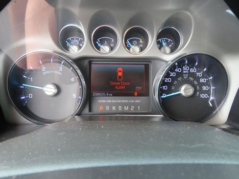 Used 2016 Ford F250 Lariat w/ Lariat Interior Package image 35