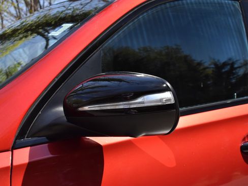 Used 2022 Mercedes-Benz GLE 350 w/ AMG Line Exterior image 18