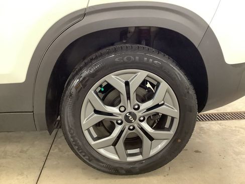 Used 2024 Kia Seltos LX AWD/4WD image 24