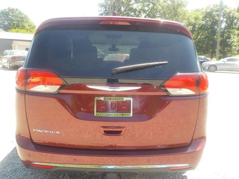Used 2018 Chrysler Pacifica Touring-L image 4