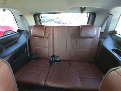 Used 2020 Chevrolet Tahoe Premier w/ Premier Plus Edition image 16