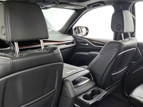 Certified 2022 Cadillac Escalade Premium Luxury image 17
