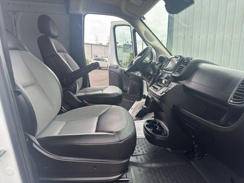 Used 2025 RAM ProMaster 2500 w/ Convenience Group FWD image 35