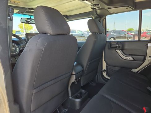 Used 2017 Jeep Wrangler Unlimited Sport w/ Quick Order Package 24S AWD/4WD image 17