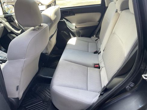 Used 2018 Subaru Forester 2.5i Premium w/ All-Weather Package AWD/4WD image 11