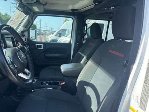 Used 2018 Jeep Wrangler Unlimited Rubicon AWD/4WD image 9