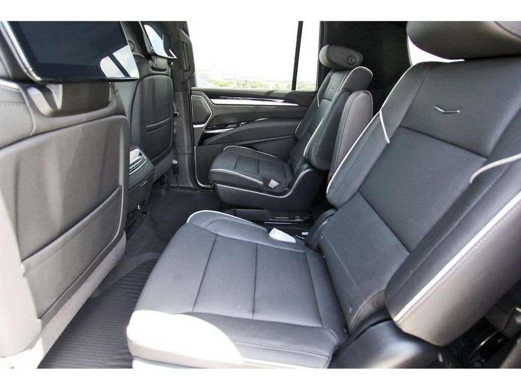 New 2027 Cadillac Escalade ESV Sport w/ Touring Package AWD/4WD image 7