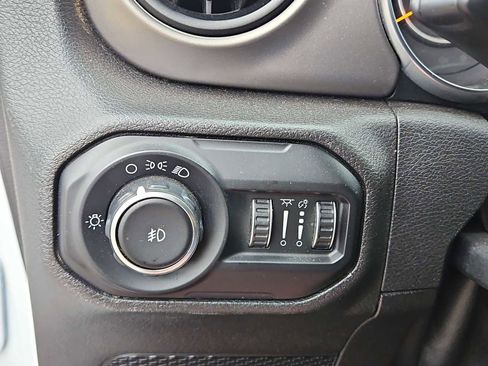 Used 2018 Jeep Wrangler Unlimited Sport AWD/4WD image 19