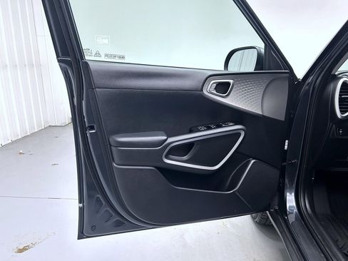 Used 2020 Kia Soul LX image 9