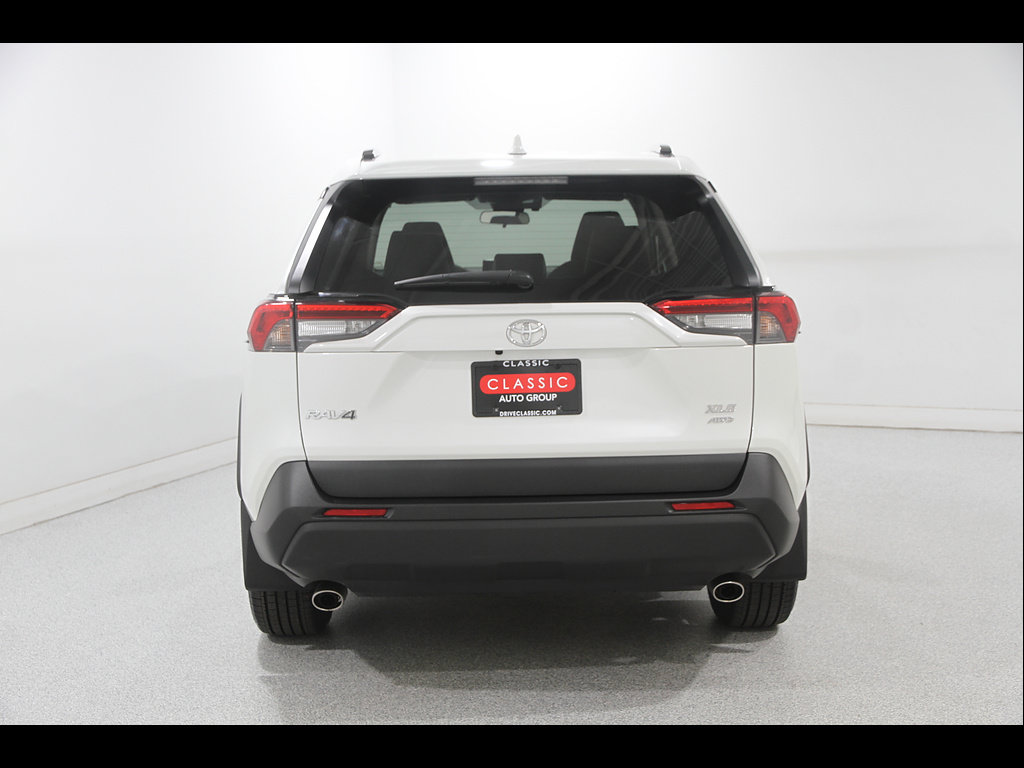 Used 2021 Toyota RAV4 XLE Premium AWD/4WD image 18