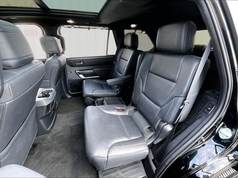 Used 2023 Toyota Sequoia Platinum image 22