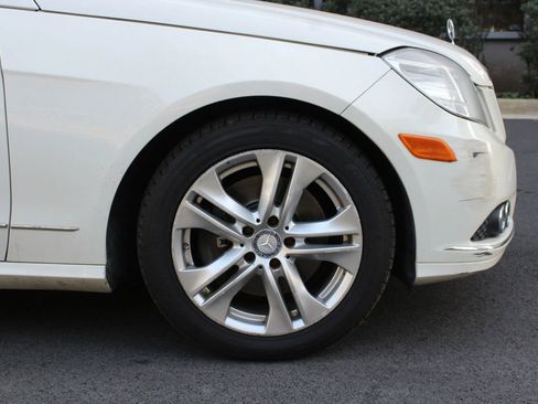 Used 2011 Mercedes-Benz E 350 4MATIC Sedan image 9