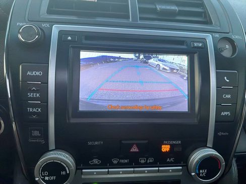 Used 2012 Toyota Camry SE w/ Leather Pkg FWD image 27