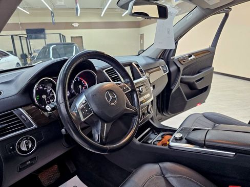 Used 2015 Mercedes-Benz GL 450 4MATIC w/ Appearance Package image 21