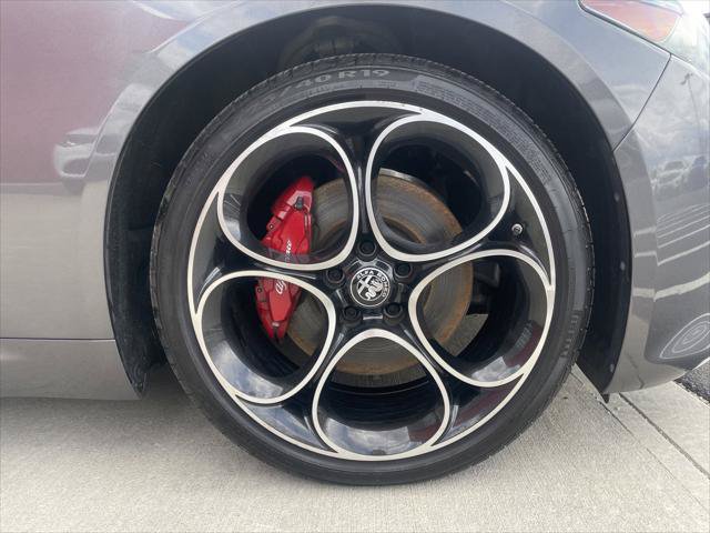 Certified 2022 Alfa Romeo Giulia Veloce AWD/4WD image 10