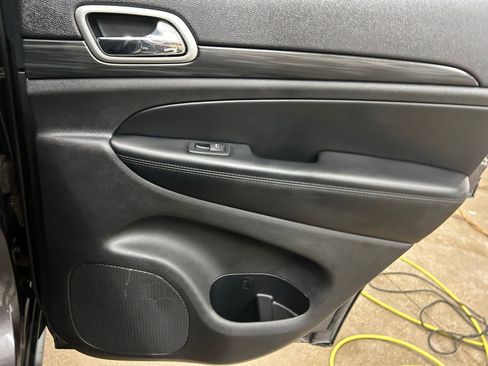 Certified 2020 Jeep Grand Cherokee Laredo image 29