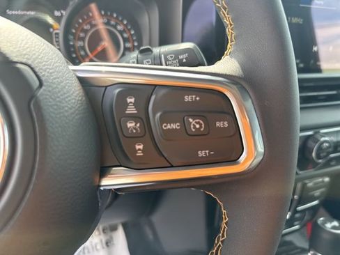 Used 2024 Jeep Wrangler Unlimited Sahara w/ Technology Group AWD/4WD image 22