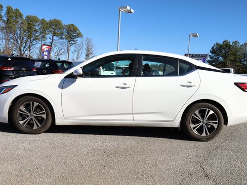 Used 2023 Nissan Sentra SV image 2
