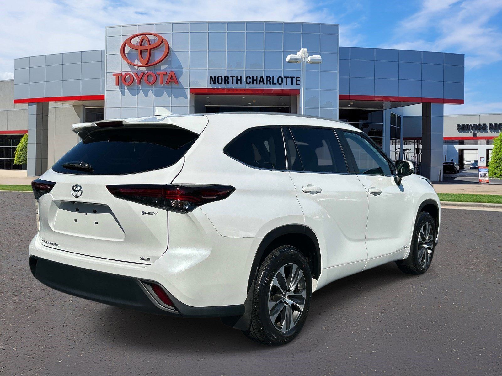 Used 2026 Toyota Highlander XLE AWD/4WD image 6