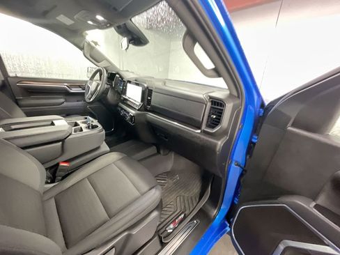 Certified 2025 Chevrolet Silverado 1500 LT image 28