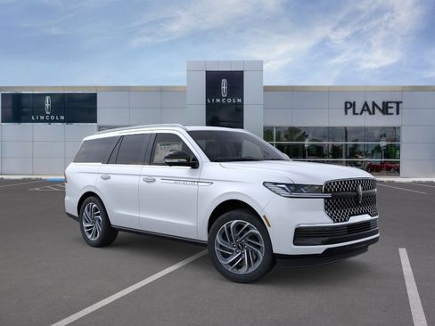 New 2026 Lincoln Navigator Reserve image 7