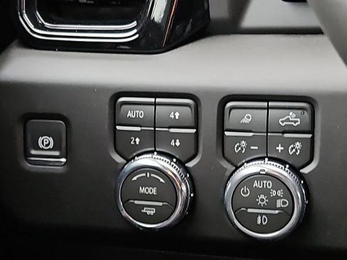 New 2026 GMC Sierra 1500 AT4 AWD/4WD image 18