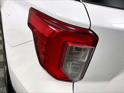 Used 2021 Ford Explorer Platinum w/ Equipment Group 601A image 30