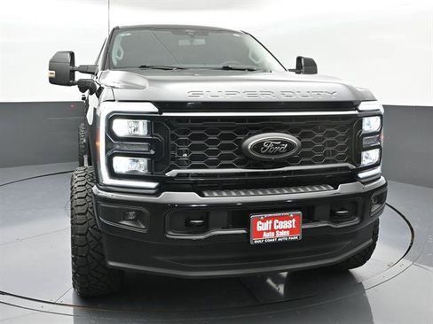 Used 2025 Ford F250 Lariat w/ Black Appearance Package AWD/4WD image 3