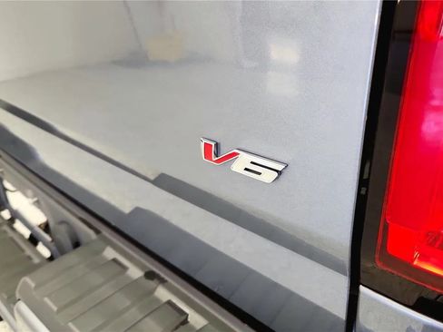 Used 2022 Chevrolet Colorado Z71 AWD/4WD image 22