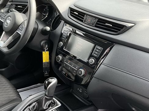Certified 2020 Nissan Rogue S image 23