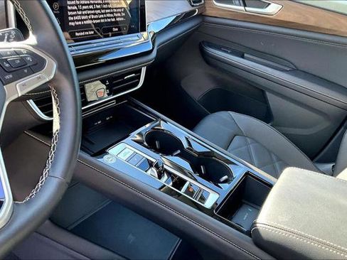 Certified 2025 Volkswagen Atlas SE AWD/4WD image 23