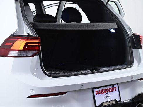 Used 2024 Volkswagen Golf R image 38