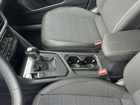 New 2026 Volkswagen Taos SE FWD image 17