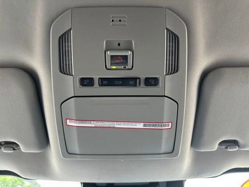 Used 2021 Toyota Highlander LE image 21