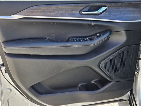 New 2026 Jeep Grand Cherokee Altitude image 16