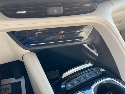 Used 2023 Buick Envision Avenir AWD/4WD image 19