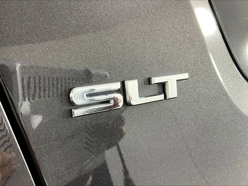 Used 2017 GMC Acadia SLT FWD image 10